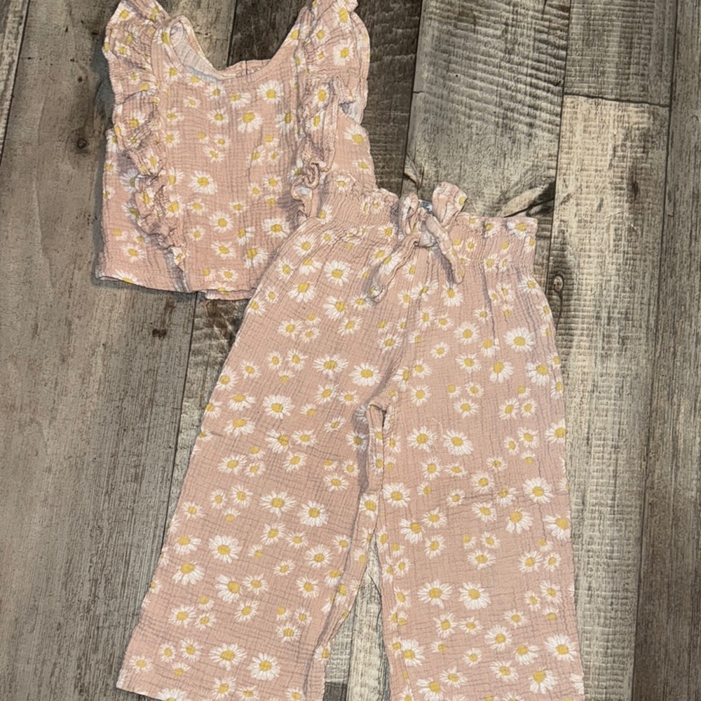 Catherine Malandrino Beige Textured set-size 6